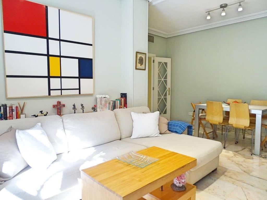 Beyourself By Sevillaluxurysuites ภายนอก รูปภาพ