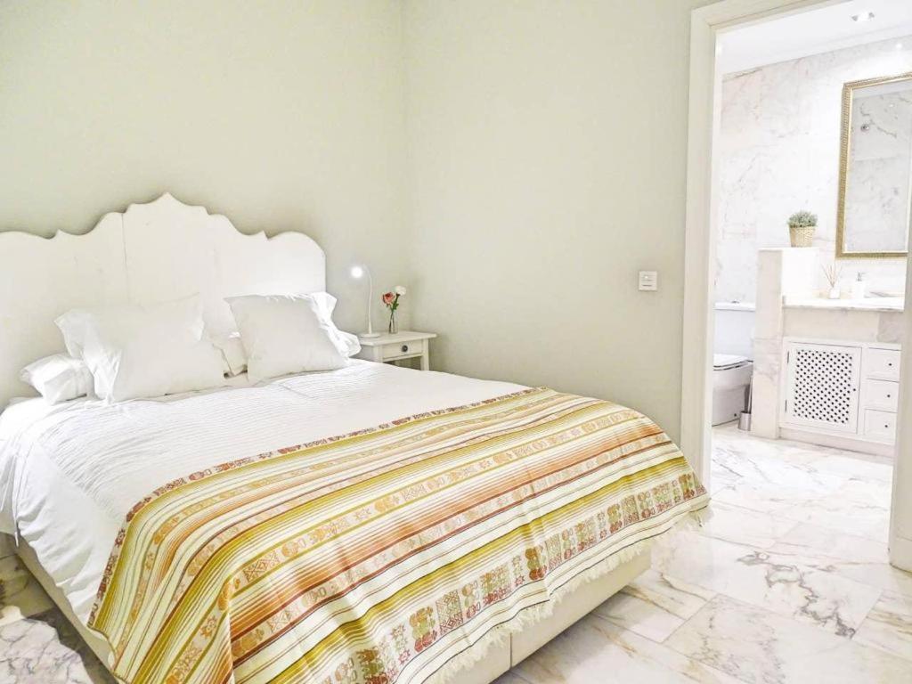 Beyourself By Sevillaluxurysuites ภายนอก รูปภาพ